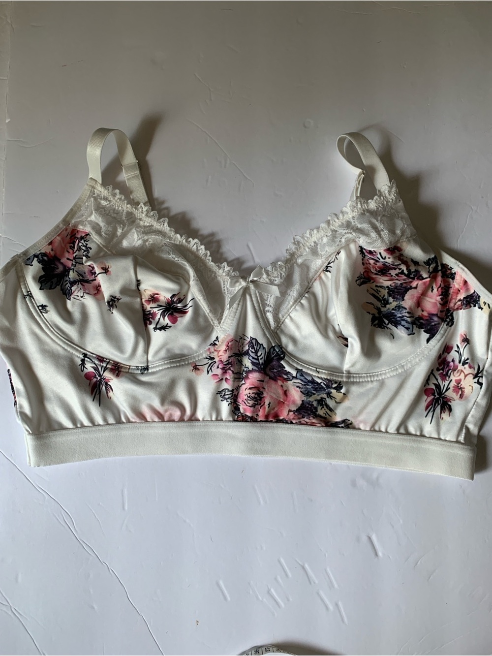 Floral Lace-Trim Wireless Bralette in White and Pink